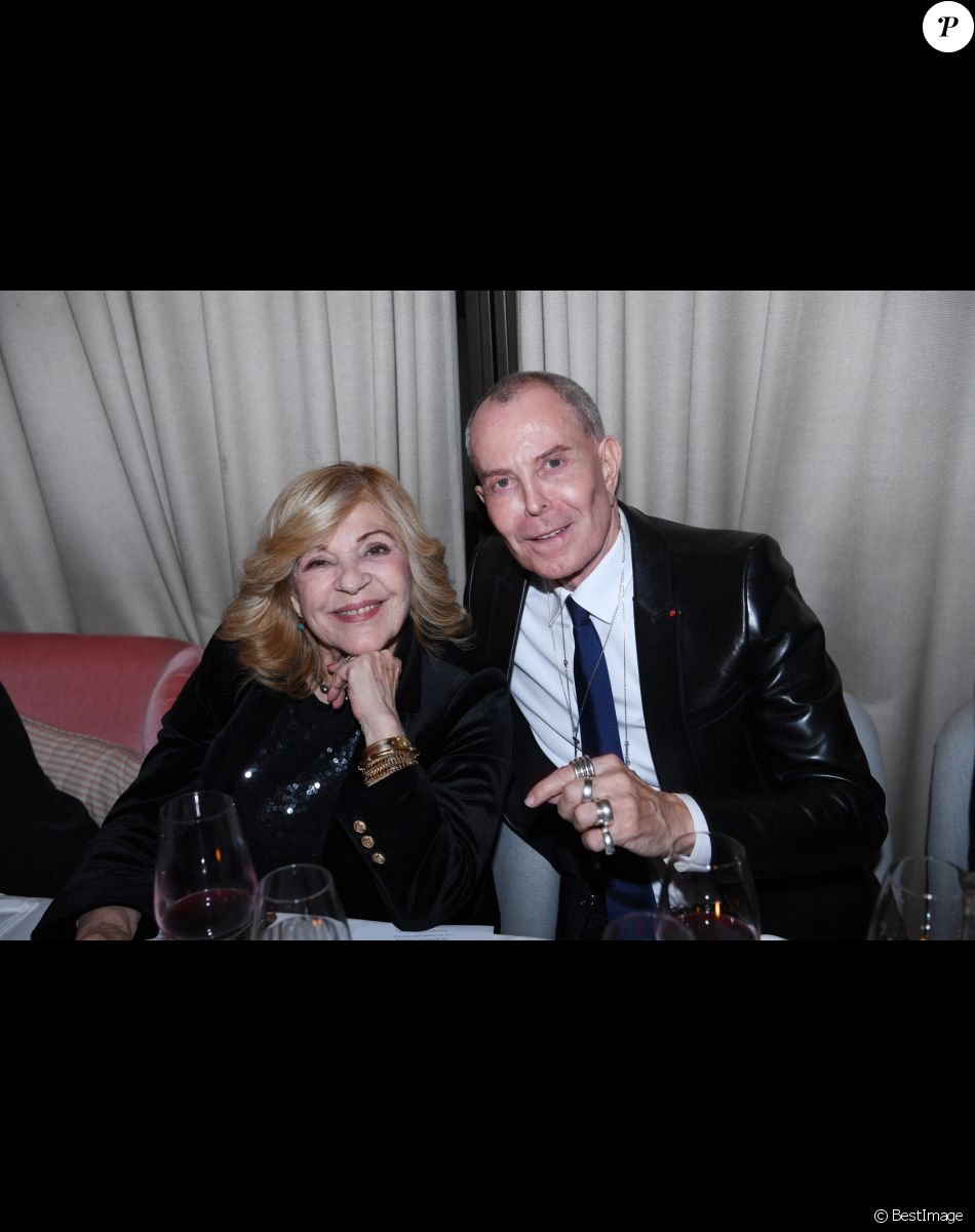 Semi-exclusif - Nicoletta, Jean-Claude Jitrois - Dîner de charité de l'association "La princesse Murat" au restaurant "Les jardins du Presbourg" à Paris le 11 avril 2022. "L’association « La Princesse Murat » est une association à but non lucratif dont l’objet est de promouvoir l’accès à la santé, à l’éducation, à la nutrition et aux premiers secours aux femmes et aux enfants en situation de détresse, d’extrême pauvreté, et de risques sanitaires où que ce soit dans le monde. Elle a également pour vocation de promouvoir le développement durable et l'écologie, indispensables pour garantir que toutes formes d'aide soient durables à long terme.© Rachid Bellak/Bestimage