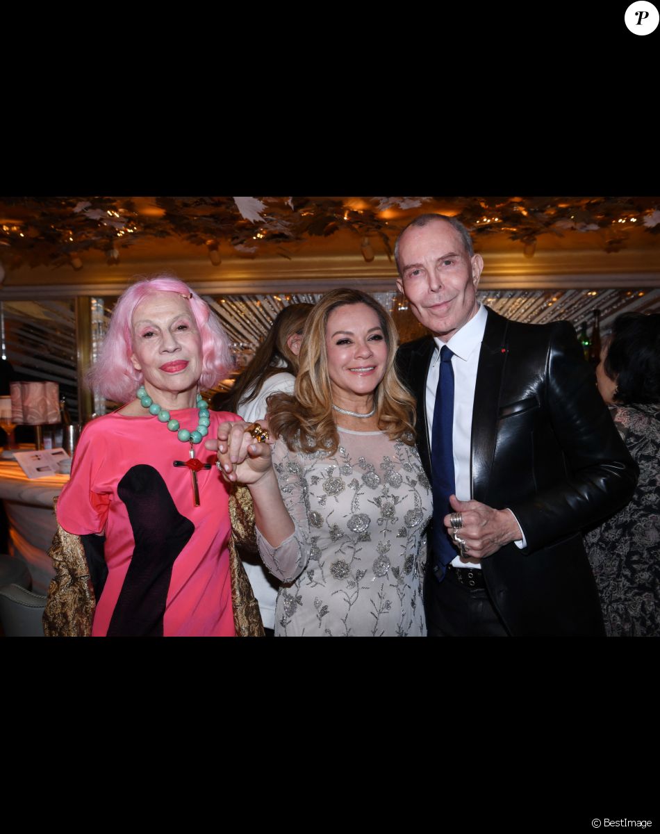Semi-exclusif - Marie Beltrami, la princesse Maria del Pilar Murat, Jean-Claude Jitrois - Dîner de charité de l'association "La princesse Murat" au restaurant "Les jardins du Presbourg" à Paris le 11 avril 2022. "L’association « La Princesse Murat » est une association à but non lucratif dont l’objet est de promouvoir l’accès à la santé, à l’éducation, à la nutrition et aux premiers secours aux femmes et aux enfants en situation de détresse, d’extrême pauvreté, et de risques sanitaires où que ce soit dans le monde. Elle a également pour vocation de promouvoir le développement durable et l'écologie, indispensables pour garantir que toutes formes d'aide soient durables à long terme.© Rachid Bellak/Bestimage