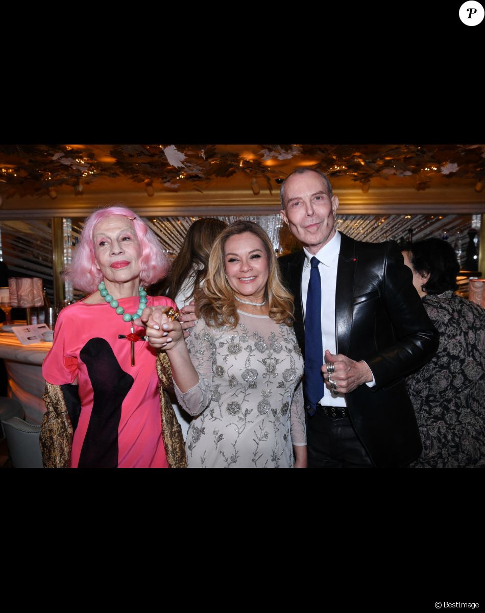 Semi-exclusif - Marie Beltrami, la princesse Maria del Pilar Murat, Jean-Claude Jitrois - Dîner de charité de l'association "La princesse Murat" au restaurant "Les jardins du Presbourg" à Paris le 11 avril 2022. "L’association « La Princesse Murat » est une association à but non lucratif dont l’objet est de promouvoir l’accès à la santé, à l’éducation, à la nutrition et aux premiers secours aux femmes et aux enfants en situation de détresse, d’extrême pauvreté, et de risques sanitaires où que ce soit dans le monde. Elle a également pour vocation de promouvoir le développement durable et l'écologie, indispensables pour garantir que toutes formes d'aide soient durables à long terme.© Rachid Bellak/Bestimage