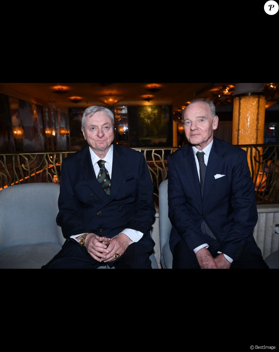Semi-exclusif - Le prince Joachim Murat, Constantin Mourousy - Dîner de charité de l'association "La princesse Murat" au restaurant "Les jardins du Presbourg" à Paris le 11 avril 2022. "L’association « La Princesse Murat » est une association à but non lucratif dont l’objet est de promouvoir l’accès à la santé, à l’éducation, à la nutrition et aux premiers secours aux femmes et aux enfants en situation de détresse, d’extrême pauvreté, et de risques sanitaires où que ce soit dans le monde. Elle a également pour vocation de promouvoir le développement durable et l'écologie, indispensables pour garantir que toutes formes d'aide soient durables à long terme.© Rachid Bellak/Bestimage