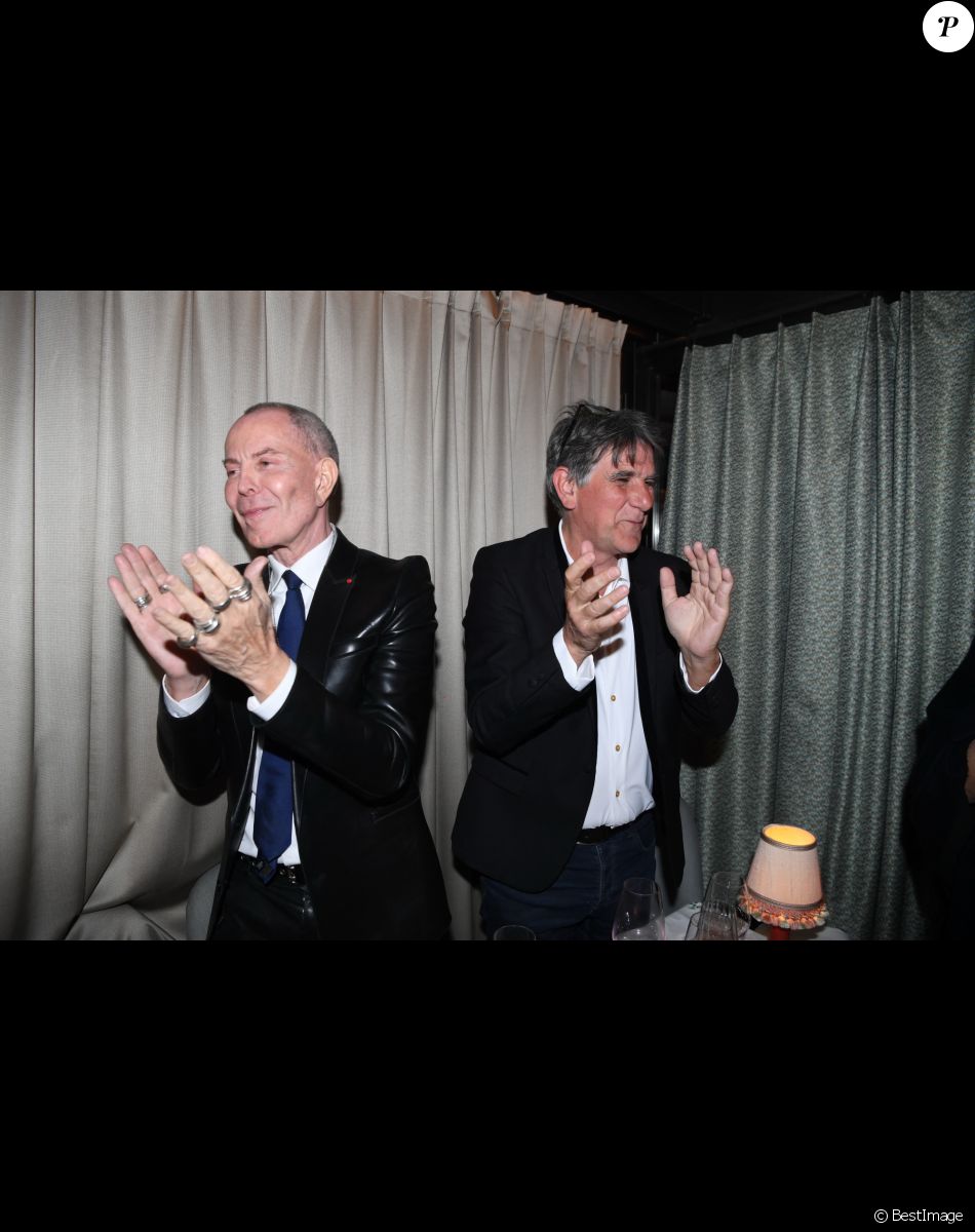 Semi-exclusif - Jean-Claude Jitrois, Tex - Dîner de charité de l'association "La princesse Murat" au restaurant "Les jardins du Presbourg" à Paris le 11 avril 2022. "L’association « La Princesse Murat » est une association à but non lucratif dont l’objet est de promouvoir l’accès à la santé, à l’éducation, à la nutrition et aux premiers secours aux femmes et aux enfants en situation de détresse, d’extrême pauvreté, et de risques sanitaires où que ce soit dans le monde. Elle a également pour vocation de promouvoir le développement durable et l'écologie, indispensables pour garantir que toutes formes d'aide soient durables à long terme.© Rachid Bellak/Bestimage