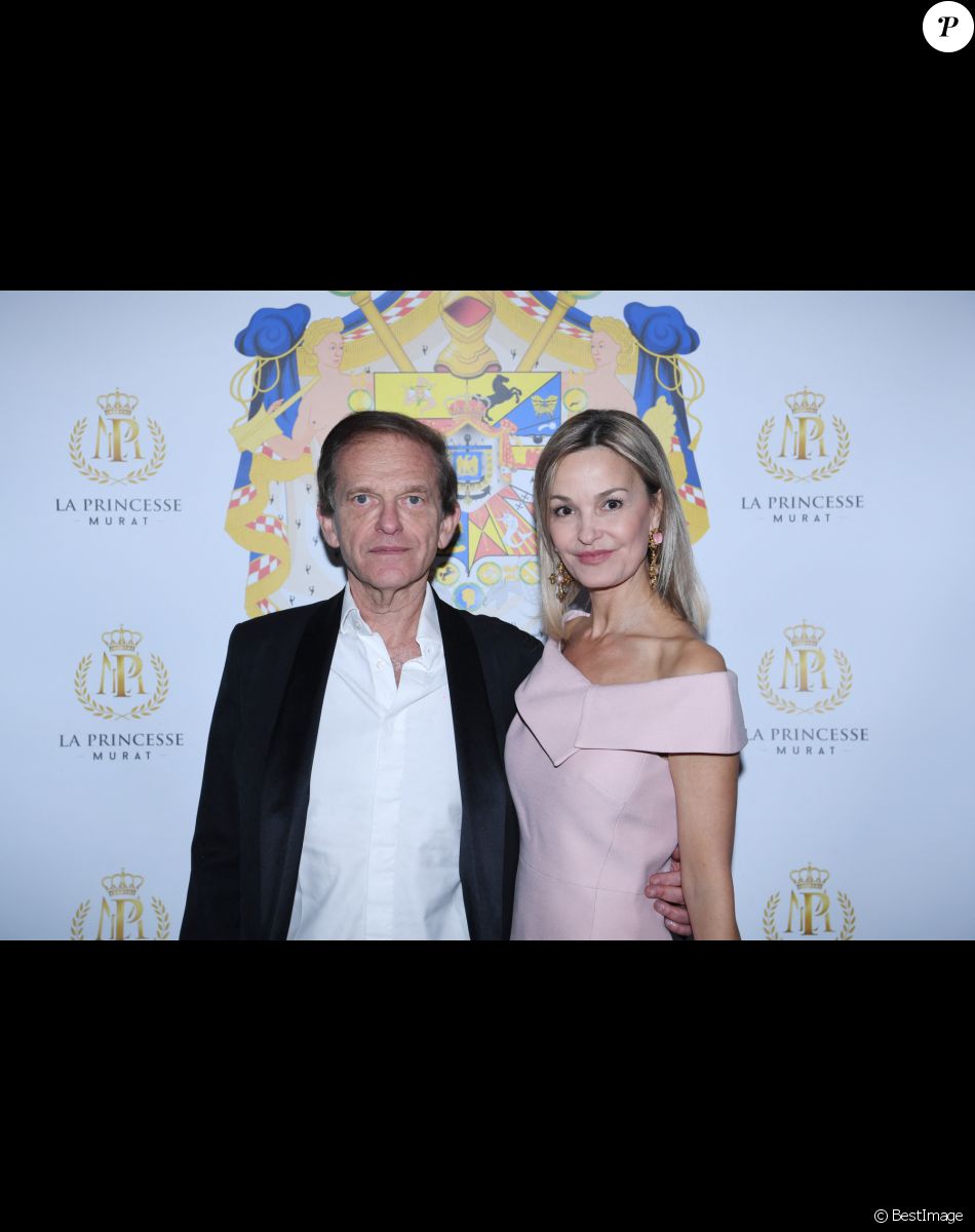 Semi-exclusif - Le professeur Frédéric Saldmann et sa femme Marie - Dîner de charité de l'association "La princesse Murat" au restaurant "Les jardins du Presbourg" à Paris le 11 avril 2022. "L’association « La Princesse Murat » est une association à but non lucratif dont l’objet est de promouvoir l’accès à la santé, à l’éducation, à la nutrition et aux premiers secours aux femmes et aux enfants en situation de détresse, d’extrême pauvreté, et de risques sanitaires où que ce soit dans le monde. Elle a également pour vocation de promouvoir le développement durable et l'écologie, indispensables pour garantir que toutes formes d'aide soient durables à long terme.© Rachid Bellak/Bestimage
