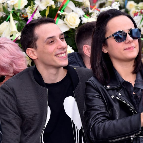 Grégoire Lyonnet et sa compagne Alizée - La troupe de Danse avec les Stars participe à la 4ème bataille de Fleurs dans le cadre du Carnaval 2016 à Nice le 24 février 2016 © Bruno Bebert/Bestimage