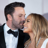Jennifer Lopez fiancée à Ben Affleck : les détails de la demande en mariage... surprise !