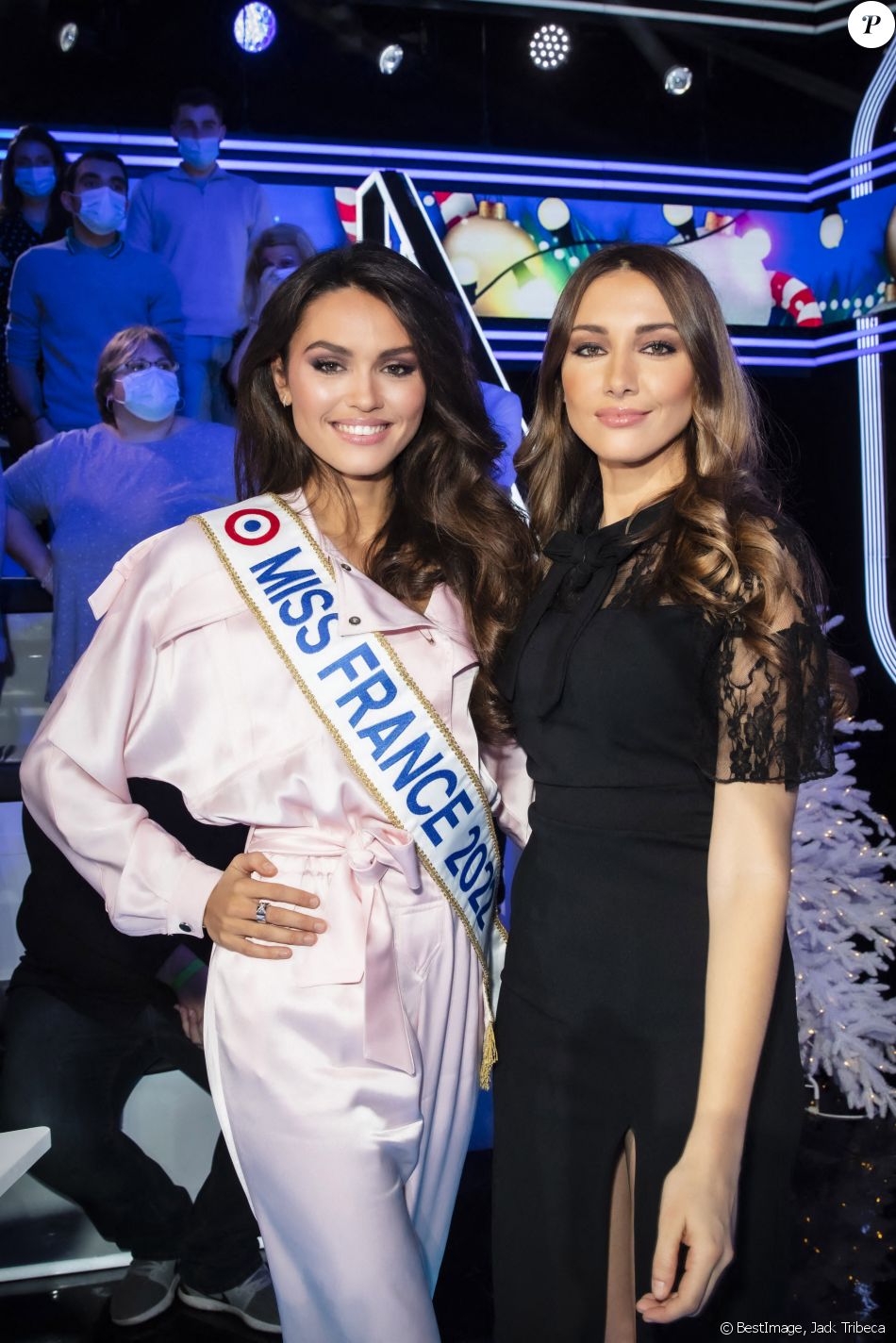 Miss France Touche Pas à Mon Poste Diane Leyre (Miss France 2022), Delphine Wespiser (Miss France 2012) -  Pendant l'émission TPMP (Touche Pas à Mon Poste) présentée en direct par  C.Hanouna le 13/ - Purepeople