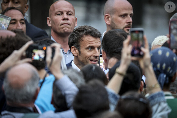 Le président de la République française et candidat du parti centriste La République en marche (LREM) à la réélection, Emmanuel Macron lors d'un rassemblement sur la place du château de Strasbourg, dans l'Est de la France, le 12 avril 2022. © Elyxandro Cegarra / Panoramic / Bestimage 