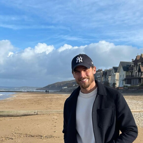 Théo Fleury et Camille Cerf, amoureux, profitent de leurs différents voyages. @ Instagram / Théo Fleury