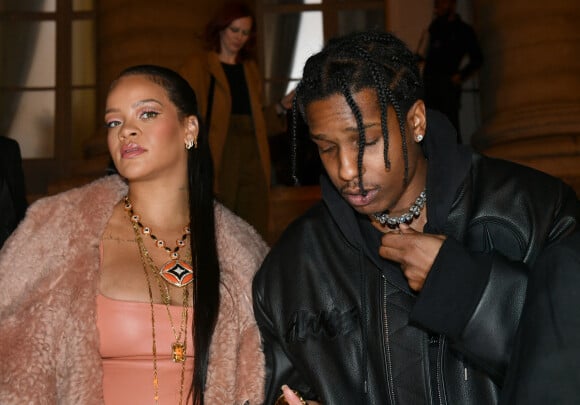 Rihanna (enceinte) et son compagnon Asap Rocky assistent au défilé Off-White femme automne/hiver 2022-2023 à Paris le 28 février 2022. © Veeren / Christophe Clovis / Bestimage 