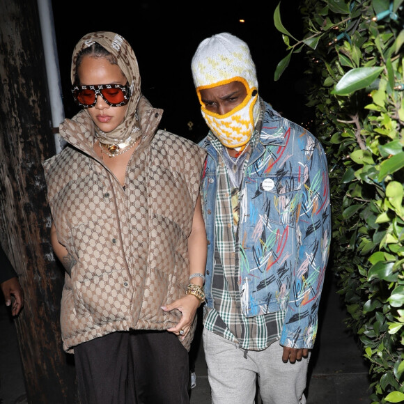 Exclusif - Rihanna et son compagnon ASAP Rocky sont allés dîner au restaurant "Giorgio Baldi" à Los Angeles, le 11 janvier 2022. 