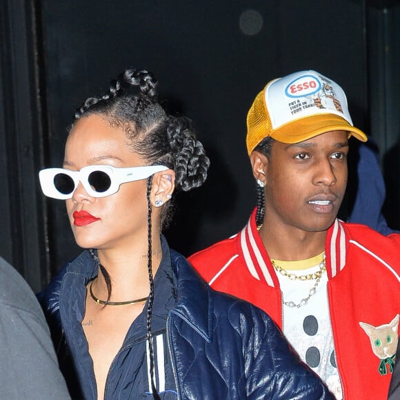 Exclusif - Rihanna et son compagnon Asap Rocky font du shopping à New York le 2 décembre 2021. 