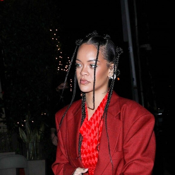 Exclusif - Rihanna va dîner au restaurant "Giorgio Baldi" à Los Angeles, le 7 novembre 2021. 