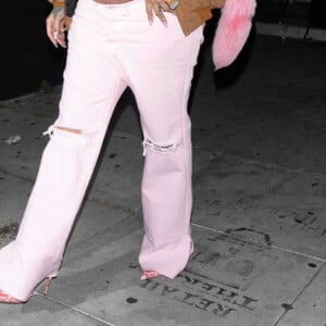 Rihanna a diné au restaurant "Nice Guy" à West Hollywood le 11 avril 2022. 