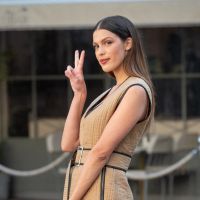 Iris Mittenaere sexy à Coachella : fesses nues et cheveux roses, elle ose un look très "futuriste"