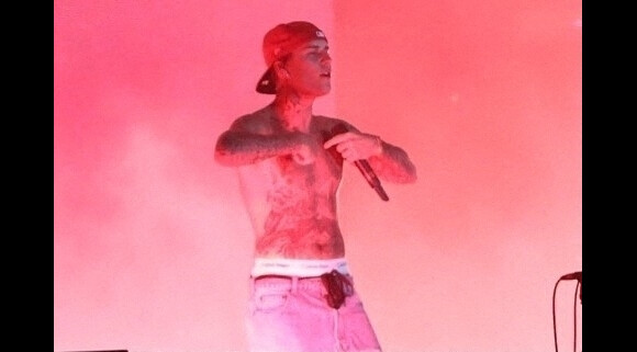 Justin Bieber sur la scène du festival de Coachella (Coachella Valley Music and Arts Festival) à Indio, le 15 avril 2022. 