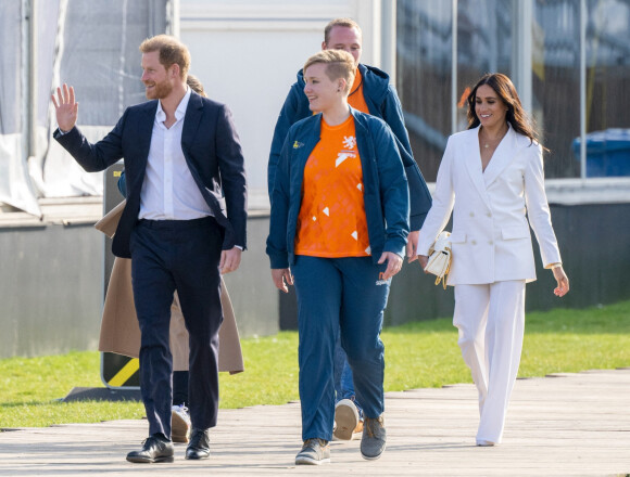 Le prince Harry et Meghan Markle assistent à une réception organisée par la ville de La Haye et le ministère néerlandais de la Défense, au Nations Home, la veille de l'ouverture des Invictus Games 2020 à Zuiderpark, La Haye, le 15 avril 2022. 