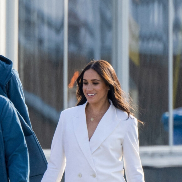 Le prince Harry et Meghan Markle assistent à une réception organisée par la ville de La Haye et le ministère néerlandais de la Défense, au Nations Home, la veille de l'ouverture des Invictus Games 2020 à Zuiderpark, La Haye, le 15 avril 2022. 