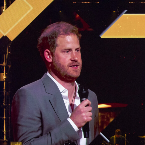 Le prince Harry et Meghan Markle lors de la cérémonie d'ouverture des Invictus Games 2020 à La Haye, le 16 avril 2022. 
