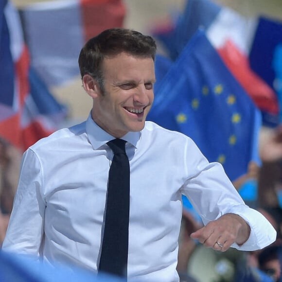Emmanuel Macron, président de la République Française, candidat de La République En Marche (LREM) en lice pour le deuxième tour de l'élection présidentielle, en meeting dans le quartier du Pharo à Marseille. © Franck Castel/Bestimage 