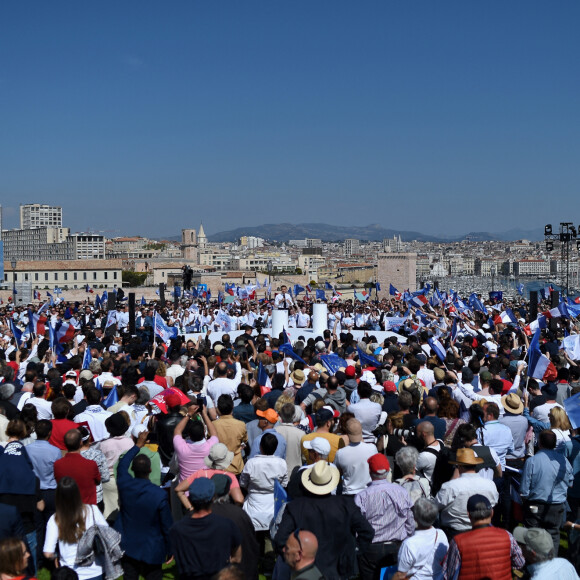 Emmanuel Macron, président de la République Française, candidat de La République En Marche (LREM) en lice pour le deuxième tour de l'élection présidentielle, en meeting dans le quartier du Pharo à Marseille, le 16 avril 2022. © Franck Castel/Bestimage 