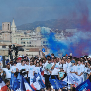 Emmanuel Macron, président de la République Française, candidat de La République En Marche (LREM) en lice pour le deuxième tour de l'élection présidentielle, en meeting dans le quartier du Pharo à Marseille, le 16 avril 2022. © Franck Castel/Bestimage 
