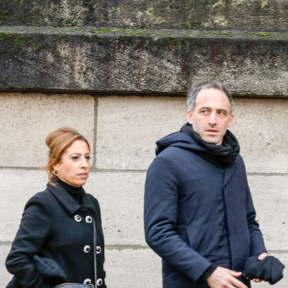 Semi-exclusif - Léa Salamé et son compagnon Raphaël Glucksmann - Obsèques de Sébastien Demorand à la Coupole du crématorium du cimetière du Père-Lachaise à Paris, France, le 31 janvier 2020.
