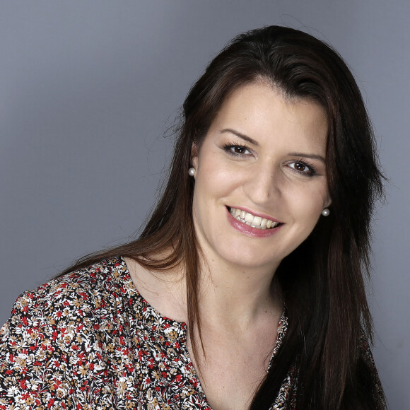 Exclusif - Marlène Schiappa (Ministre déléguée auprès du ministre de l'Intérieur de France, chargée de la Citoyenneté) lors de l'enregistrement de l'émission "Chez Jordan". Paris, le 18 février 2022. © Cédric Perrin/Bestimage