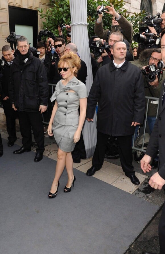 Kylie Minogue à la Fashion Week, à Paris. Défilé Dior le 25/01/2010
