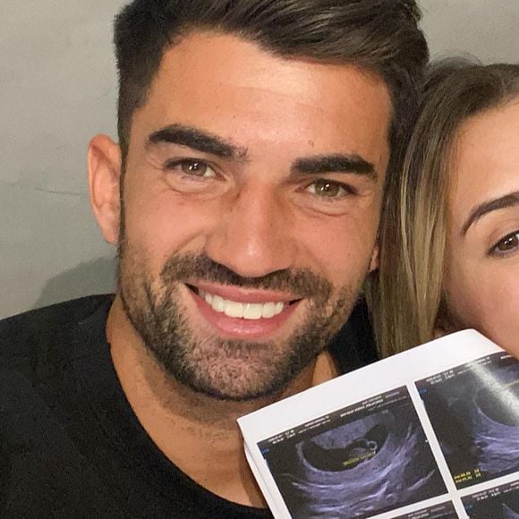 Enzo Zidane, le fils aîné de Zinédine Zidane, annonce qu'il va devenir papa. Sa fiancée Karen Gonçalves est enceinte de leur premier enfant. 29 janvier 2022.