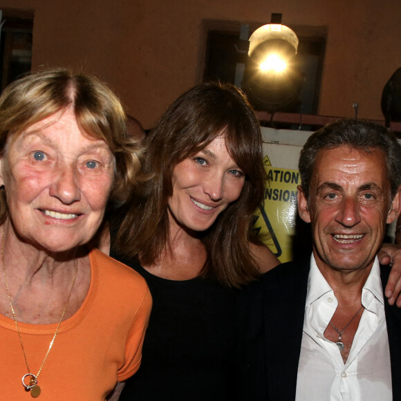 Exclusif - Carla Bruni-Sarkozy avec sa mère Marisa Borini et son mari Nicolas Sarkozy - Backstage du concert de Carla Bruni-Sarkozy au théâtre de Verdure du Grand Jardin à Le Lavandou le 23 juillet 2019. © Dominique Jacovides-Cyril Moreau/Bestimage 