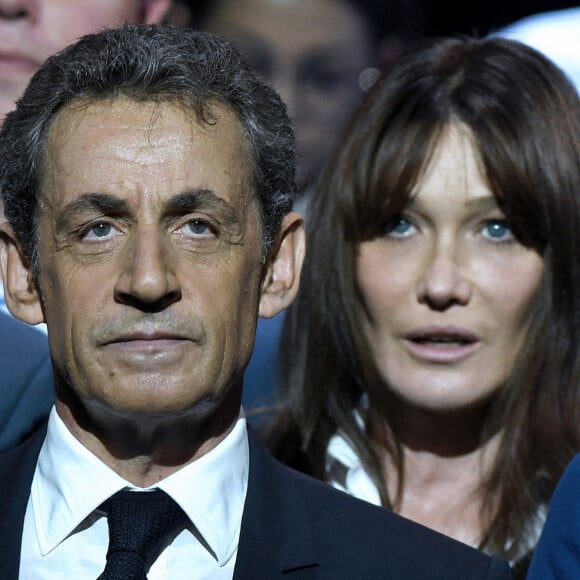 Archives - Meeting de Nicolas Sarkozy (avec sa femme Carla Bruni) au Zenith de Paris - 09/10/2016 Serge Kobo/Marlyse Press Photo/MPP