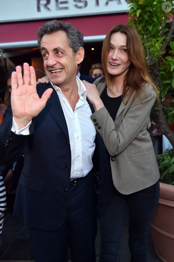 Nicolas Sarkozy et sa femme Carla Bruni-Sarkozy sont allés diner au restaurant "La Petite Maison" après avoir participé aux Journées d'études du Parti Populaire Européen à l'hôtel Méridien à Nice, le 1er juin 2016. © Bruno Bebert/Bestimage 