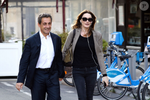 Nicolas Sarkozy et sa femme Carla Bruni-Sarkozy sont allés diner au restaurant "La Petite Maison" après avoir participé aux Journées d'études du Parti Populaire Européen à l'hôtel Méridien à Nice, le 1er juin 2016. © Bruno Bebert/Bestimage 