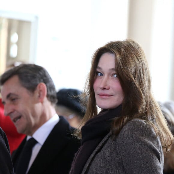 Nicolas Sarkozy et sa femme Carla Bruni-Sarkozy - Nicolas Sarkozy et sa femme Carla Bruni-Sarkozy votent au lycée Jean de la Fontaine dans le 16ème à Paris pour le 1er tour des élections régionales le 6 décembre 2015. © Dominique Jacovides - Cyril Moreau / Bestimage 