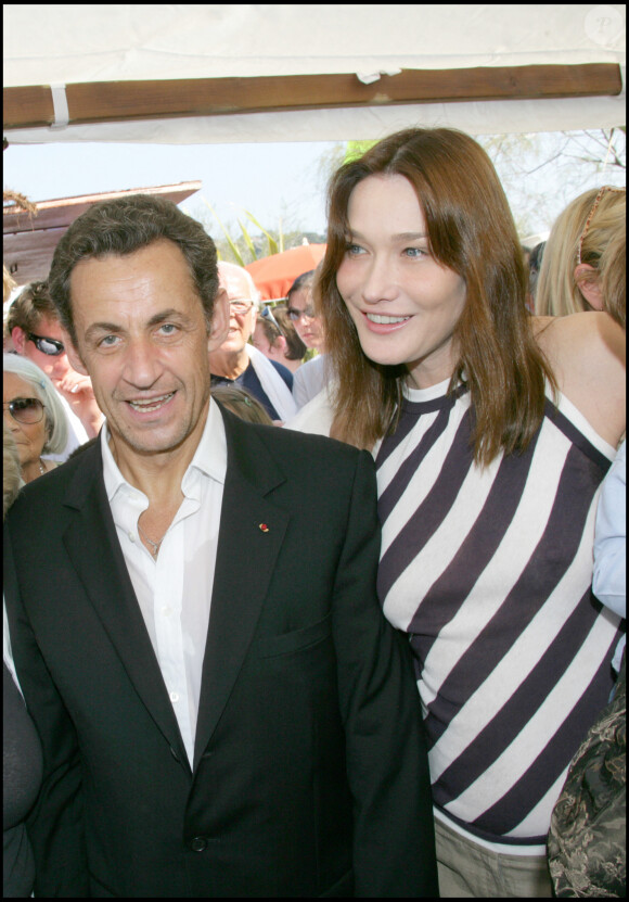 Nicolas Sarkozy et Carla Bruni lors de la remise du premier trophée Virginio Bruni Tdeschi à Cavalière
