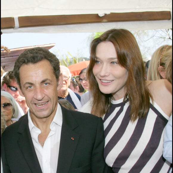 Nicolas Sarkozy et Carla Bruni lors de la remise du premier trophée Virginio Bruni Tdeschi à Cavalière