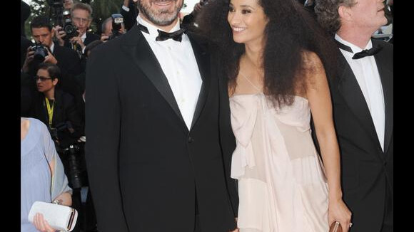 Eric Cantona, dirigé par sa femme Rachida Brakni pour ses débuts au théâtre : ''Je me sentais comme un kamikaze'' !