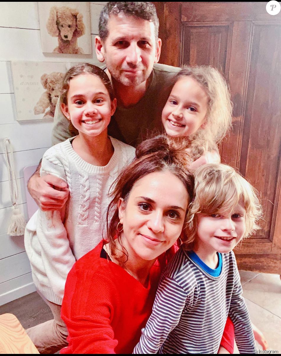 Cédric et Aurélie Dunand de "Familles nombreuses" avec leurs enfants