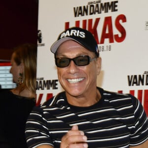 Jean-Claude Van Damme fait le show lors de l'avant-première du film "Lukas" à Paris le 20 août 2018 