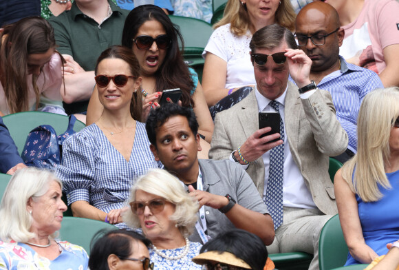 Première sortie officielle de Pippa Middleton, depuis la naissance de sa fille Grace, lors du tournoi de tennis de Wimbledon, le 9 juillet 2021. Elle était accompagnée de son mari James Matthews. 