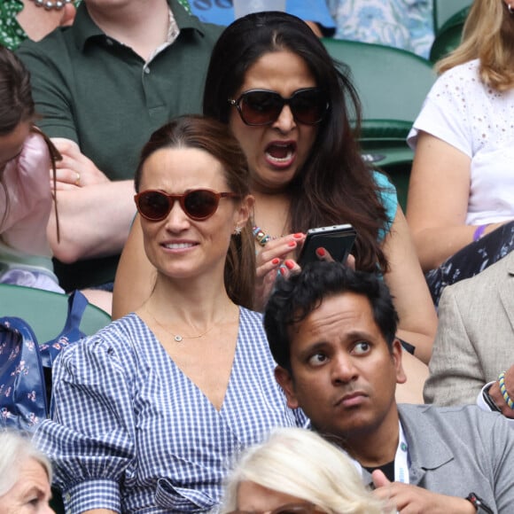 Première sortie officielle de Pippa Middleton, depuis la naissance de sa fille Grace, lors du tournoi de tennis de Wimbledon, le 9 juillet 2021. Elle était accompagnée de son mari James Matthews. 