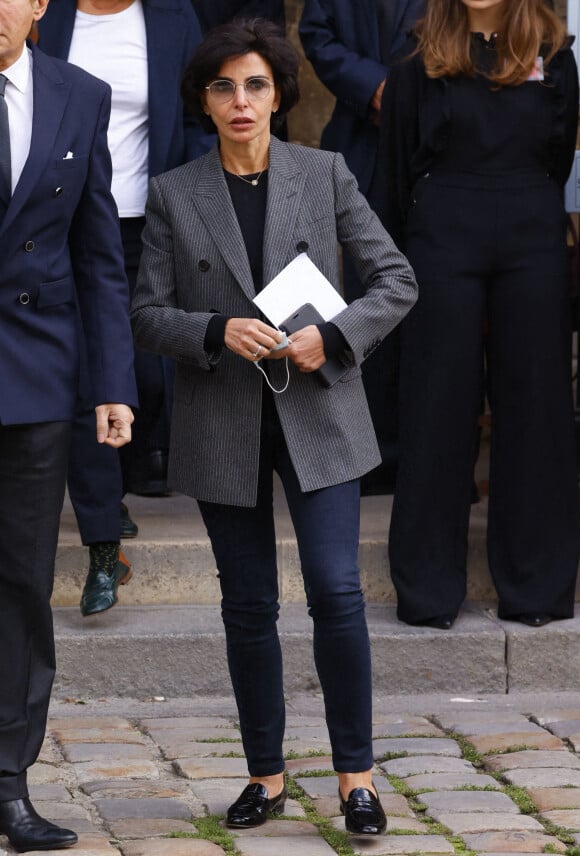 Rachida Dati - Sorties de la messe funéraire en hommage à Bernard Tapie en l'église Saint-Germain-des-Prés à Paris. Le 6 octobre 2021