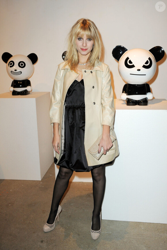 Mélanie Laurent lors du vernissage de l'exposition Hi Panda by Ji-Ji, le 25 janvier 2010 au Art Club du Palais de Tokyo.