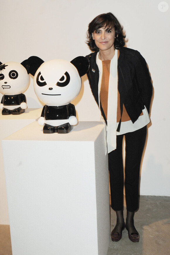 Inès de la Fressange lors du vernissage de l'exposition Hi Panda by Ji-Ji, le 25 janvier 2010 au Art Club du Palais de Tokyo.