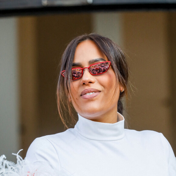 Amel Bent, enceinte, - Arrivées au défilé femme Giambattista Valli Automne/Hiver 2022/2023 lors de la Fashion Week de Paris, France, le 7 mars 2022. © Veeren-Clovis/Bestimage 