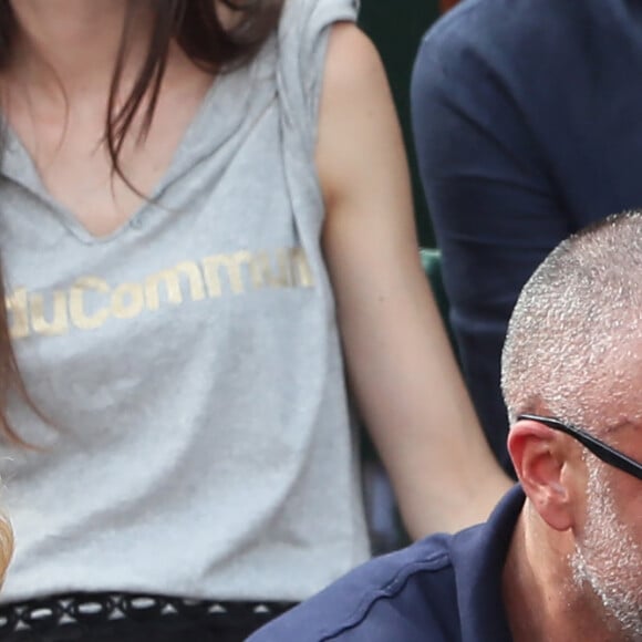 Amel Bent et son mari Patrick Antonelli dans les tribunes des internationaux de tennis de Roland Garros à Paris, France, le 3 juin 2018. © Dominique Jacovides - Cyril Moreau/Bestimage 