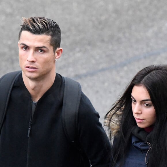 Cristiano Ronaldo et sa compagne Georgina Rodriguez arrivant à Zurich pour la soirée de remise du ballon d'or le 9 janvier 2016.