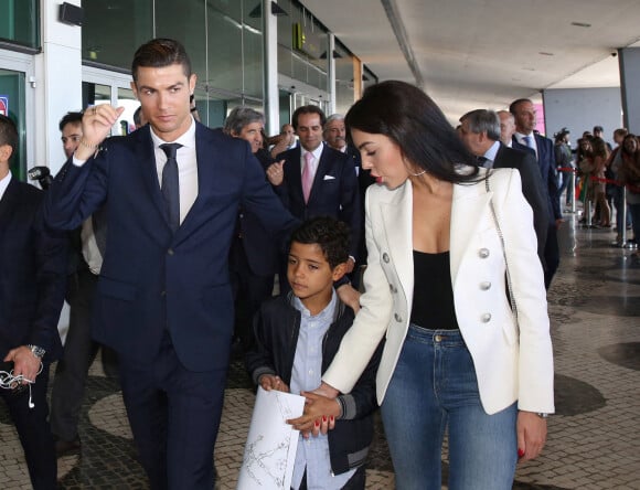 Cristiano Ronaldo et sa famille à l'aéroport de Madère rebaptisé le 29 mars 2017 © Atlantico Press via ZUMA Wire