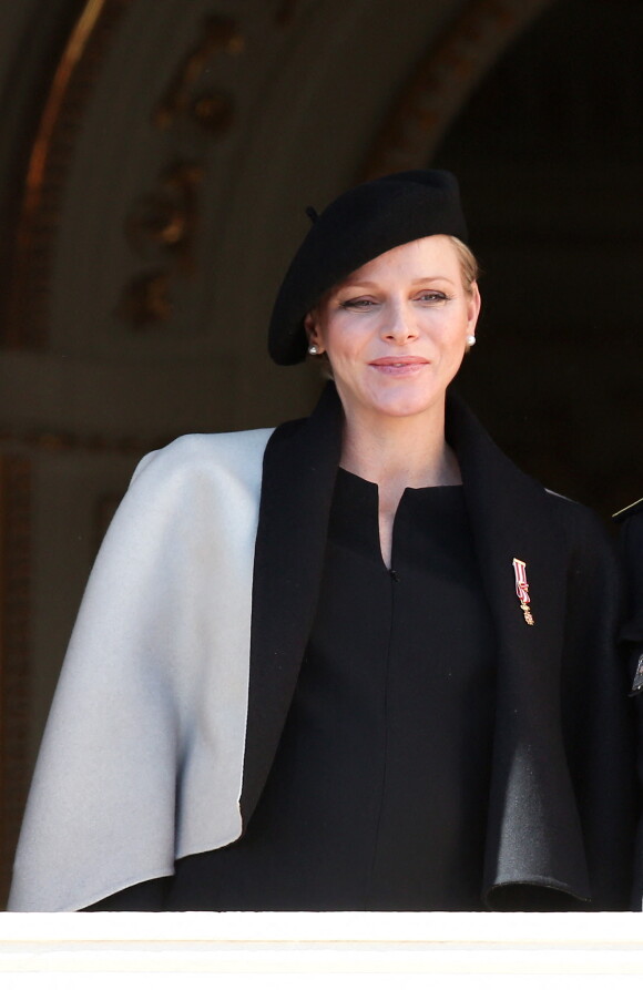 La princesse Charlène de Monaco (enceinte) (habillée en Akris) - La famille de Monaco au balcon du palais princier lors de la fête nationale monégasque. Le 19 novembre 2014