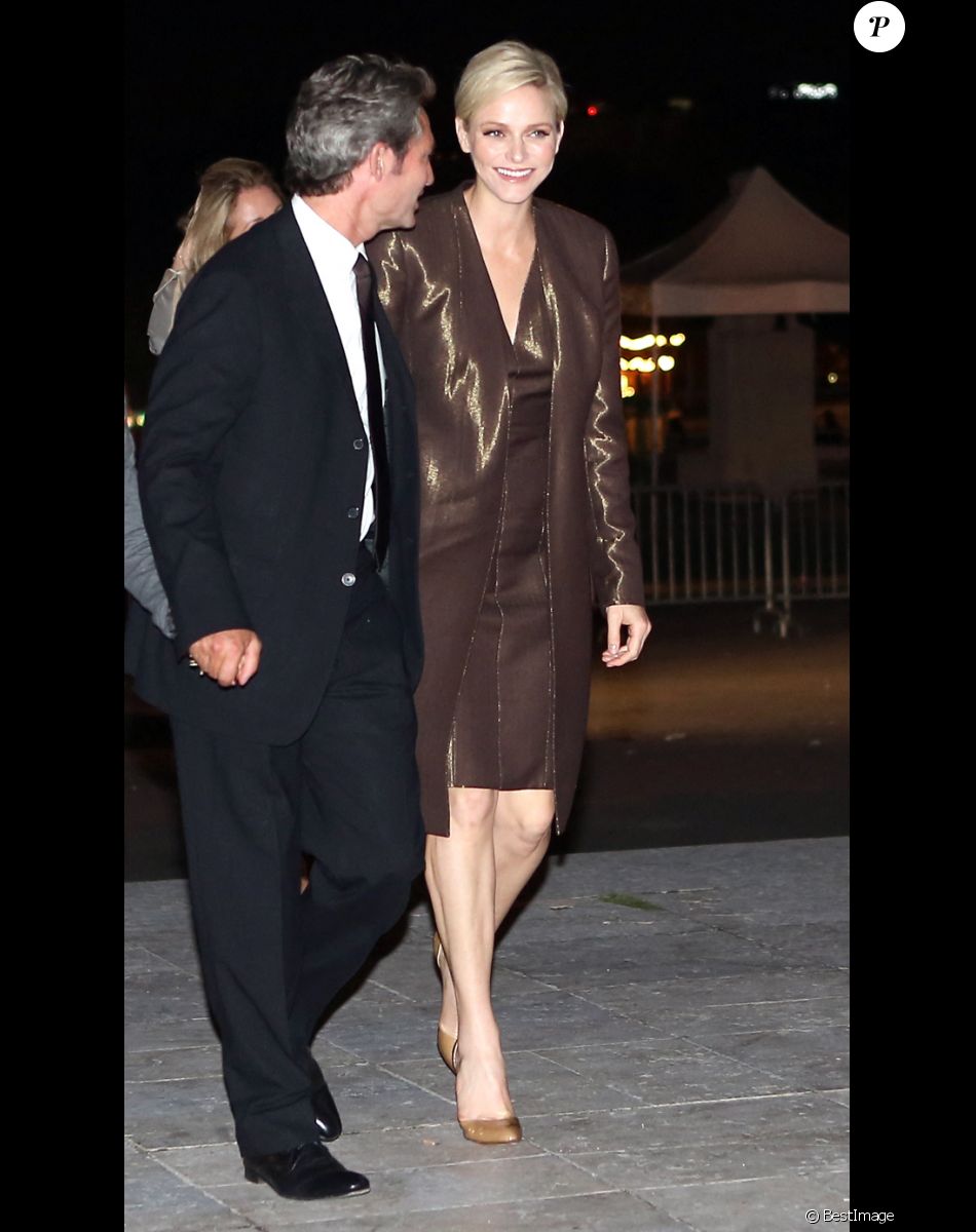 La princesse Charlene de Monaco se rend au diner Akris a Paris le 30 Septembre 2012.