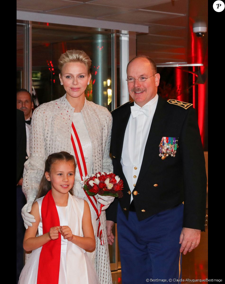 La princesse Charlène de Monaco, le prince Albert II de Monaco et Anna - Soirée de gala lors de la fête nationale monégasque au Grimaldi Forum à Monaco, le 19 novembre 2017. © Claudia Albuquerque/Bestimage
